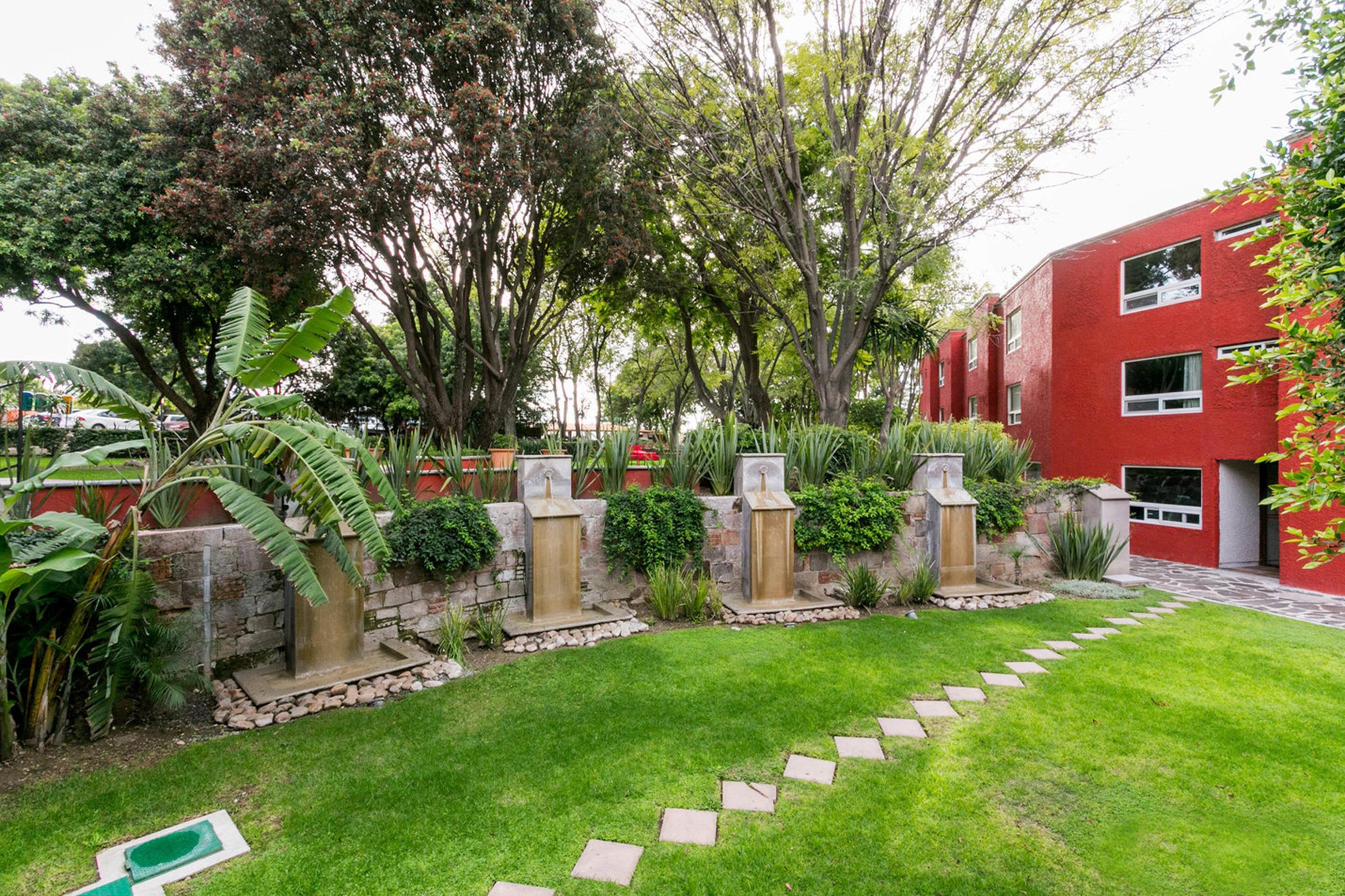 Real De Minas San Miguel De Allende Eksteriør billede Fountains at the school