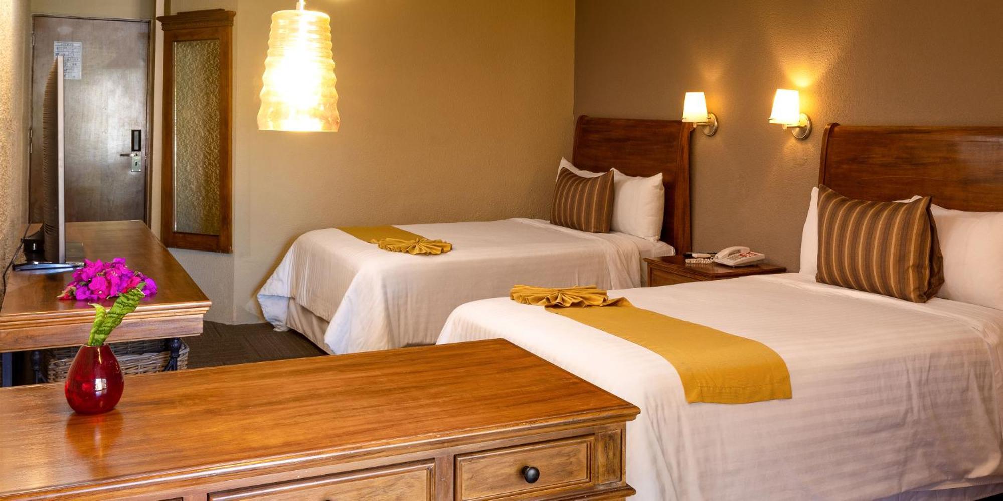 Real De Minas San Miguel De Allende Eksteriør billede A guest room at the lodge